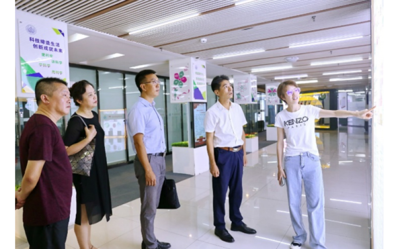 宜賓市委統戰部副部長劉萬明一行蒞臨 宜賓市電子商務產業園調研統戰工作